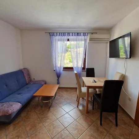 Apartment Lacic 3 *
